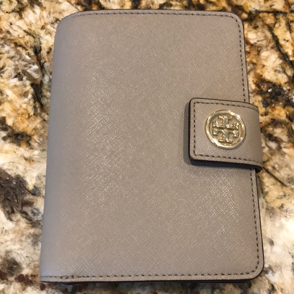 Tory Burch Robinson French Fold Wallet